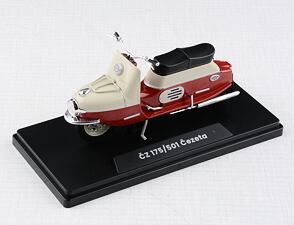 1:18 scale model CZ 175 scooter 501) / 