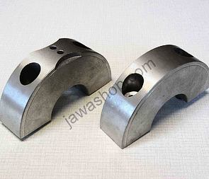 Crankshaft center bearing support (Jawa 350 638 639 640) / 